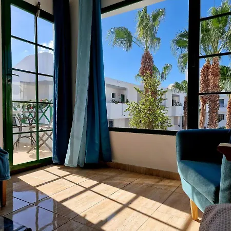 Lovely Mira With Pool Apartamento Puerto del Carmen (Lanzarote)